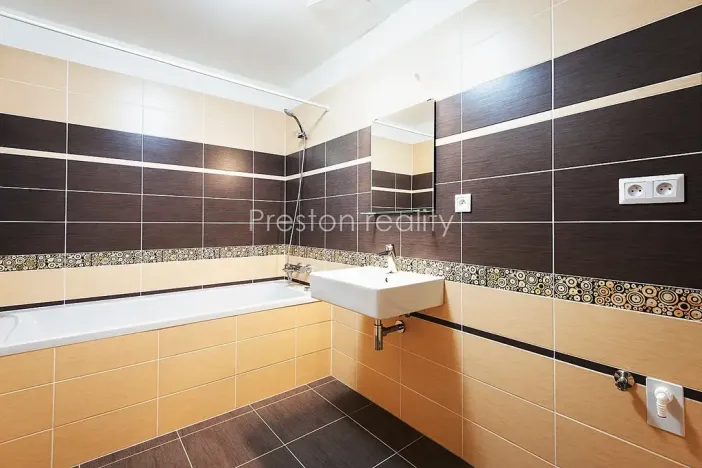 Pronájem bytu 2+kk, Ostrava, Sokolovská, 61 m2