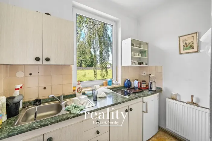 Pronájem komerční nemovitosti, Hladov, 3500 m2
