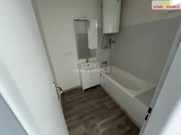Pronájem bytu 2+1, Karlovy Vary, Závodu míru, 71 m2