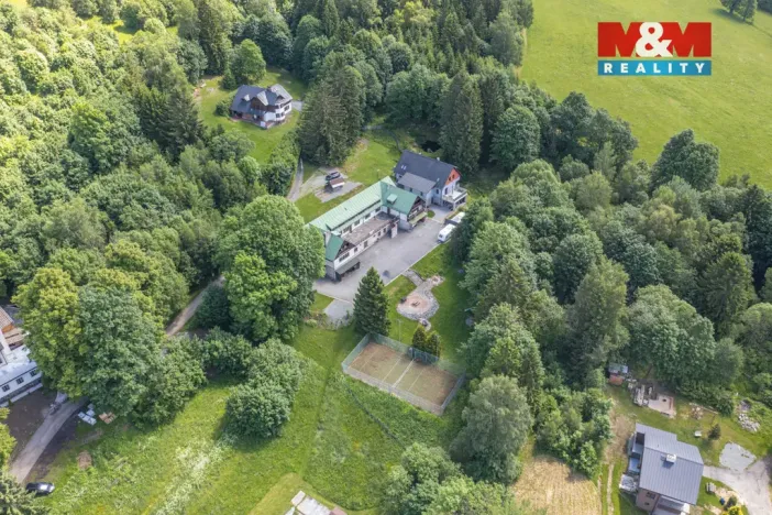 Prodej ubytování, Deštné v Orlických horách, 1200 m2