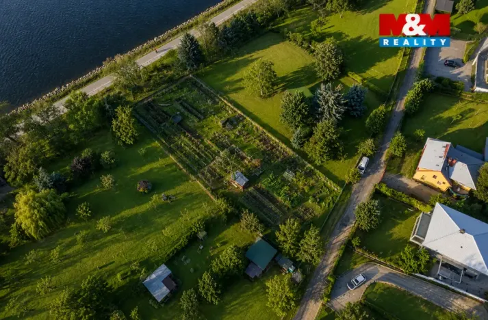 Prodej komerčního pozemku, Praha - Troja, 1770 m2