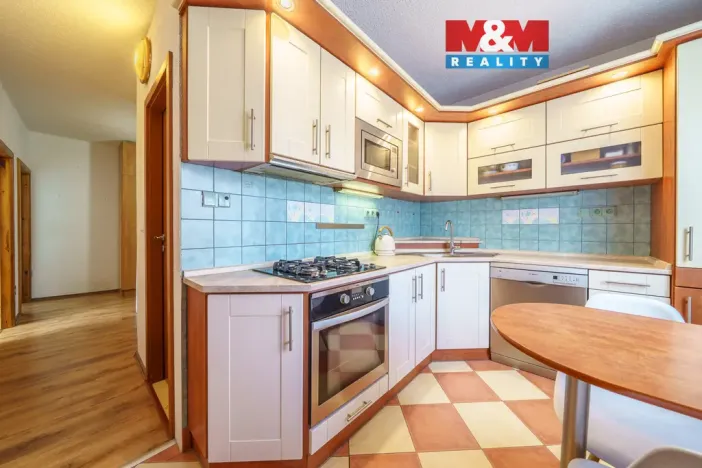 Prodej bytu 3+1, Sokolov, Slavíčkova, 66 m2
