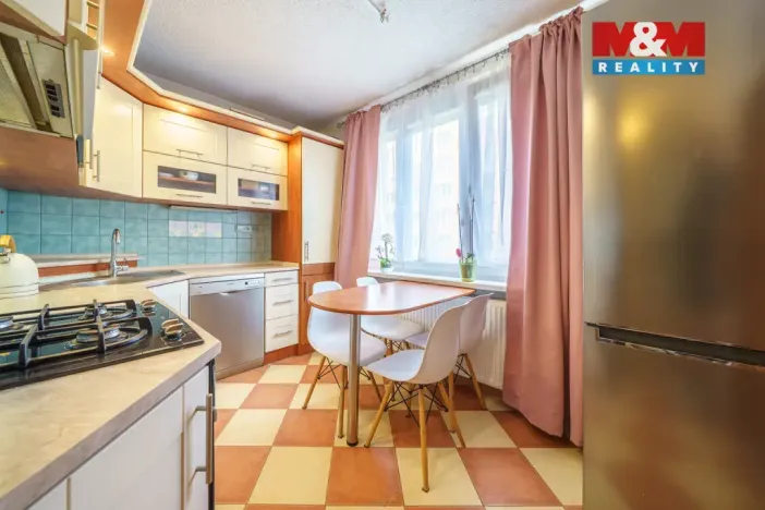 Prodej bytu 3+1, Sokolov, Slavíčkova, 66 m2
