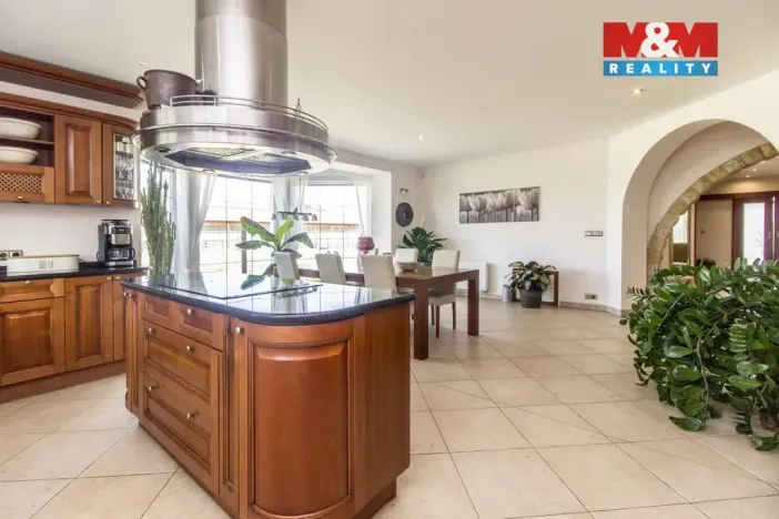 Prodej rodinného domu, Třebestovice, V zákruží, 280 m2
