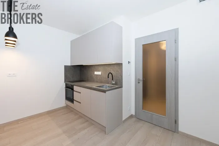 Pronájem bytu 1+kk, Praha - Hloubětín, Poděbradská, 33 m2