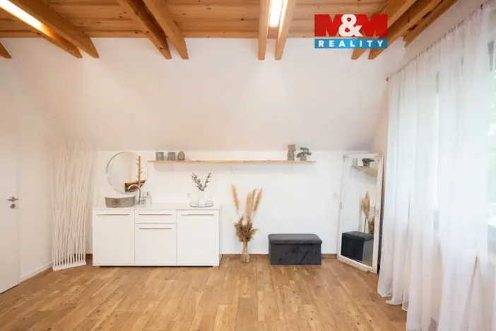 Pronájem obchodního prostoru, Hradec Králové - Kukleny, Pražská třída, 23 m2