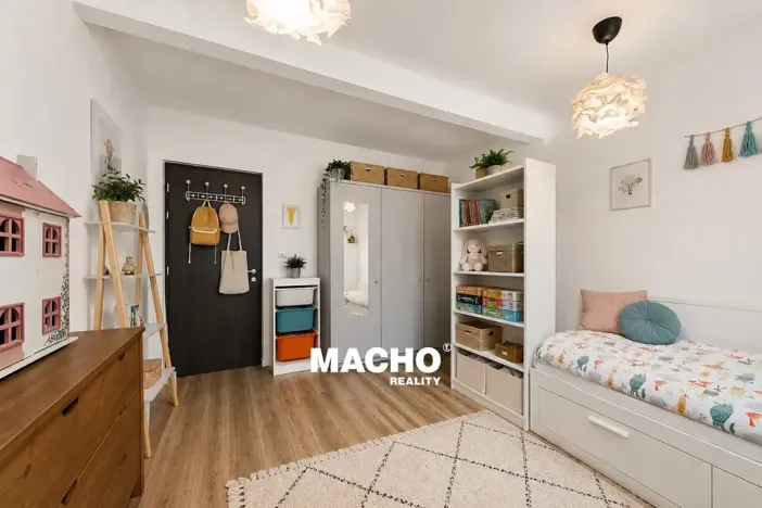 Pronájem bytu 2+kk, Praha - Modřany, Karasova, 50 m2