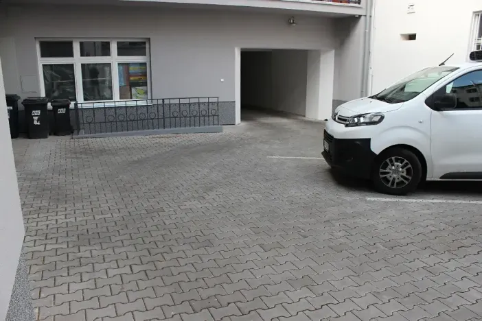 Pronájem výrobních prostor, Praha - Žižkov, Husitská, 57 m2