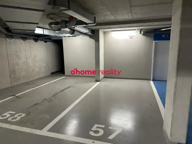 Pronájem garážového stání, Olomouc, Milana Ticháka, 13 m2