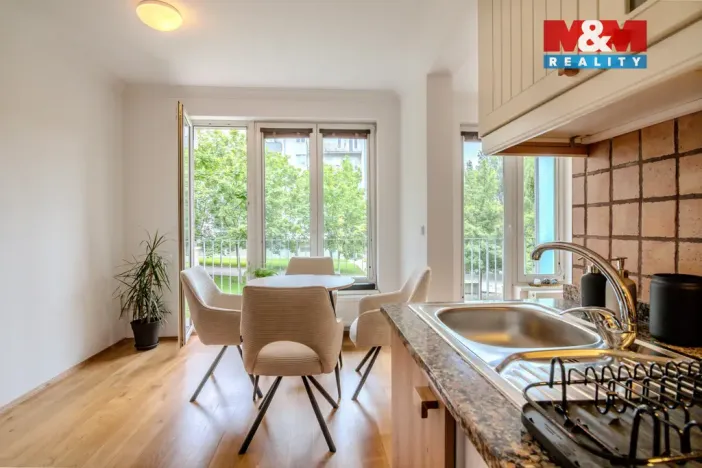 Pronájem bytu 2+kk, Praha, Názovská, 50 m2