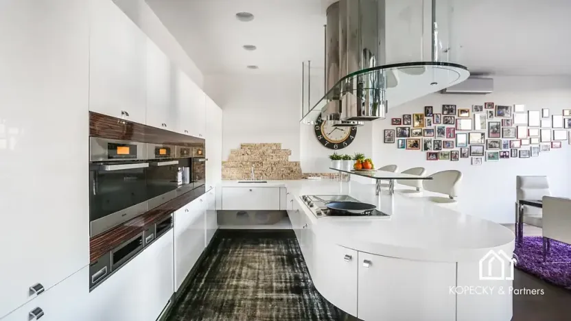 Prodej atypického bytu, Praha - Smíchov, Křížová, 428 m2