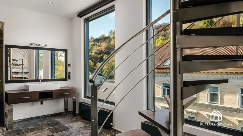 Prodej atypického bytu, Praha - Smíchov, Křížová, 428 m2