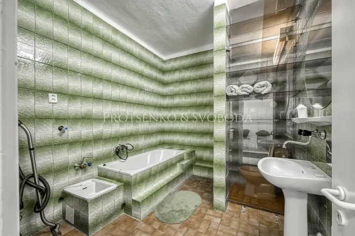 Prodej ubytování, Křižanov, Benešovo náměstí, 530 m2