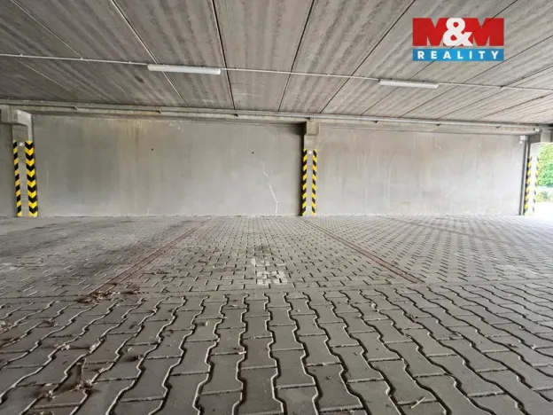 Pronájem garážového stání, Klatovy, 13 m2