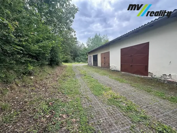 Pronájem garáže, Milovice, V Konírnách, 22 m2