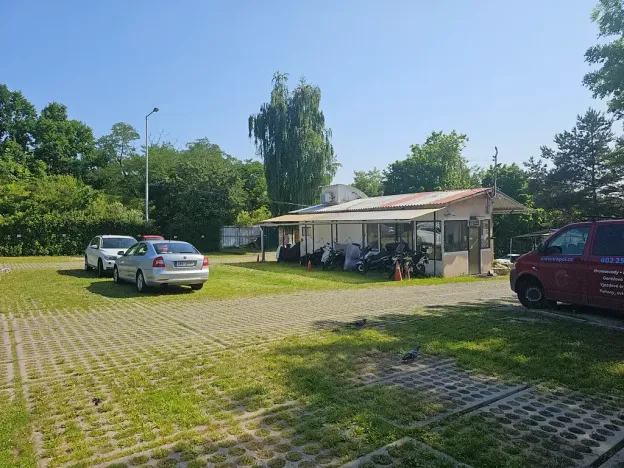 Prodej komerční nemovitosti, Praha - Modřany, Nikoly Vapcarova, 98 m2