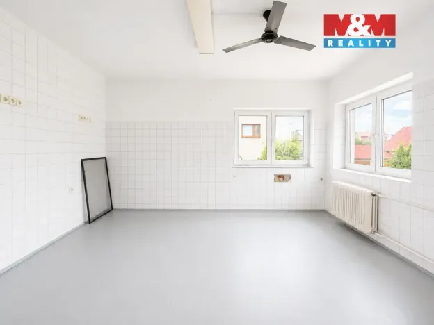 Prodej rodinného domu, Velká Polom, 420 m2