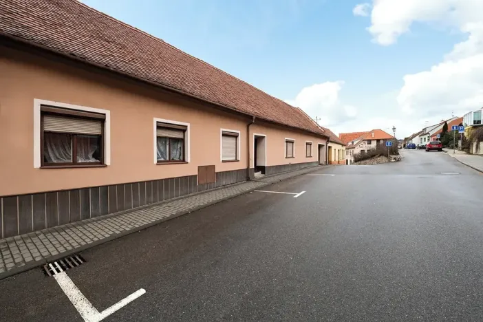 Prodej ubytování, Mikulov, Koněvova, 80 m2