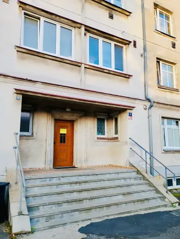 Prodej bytu 1+1, Karlovy Vary, Nad Dvorem, 43 m2