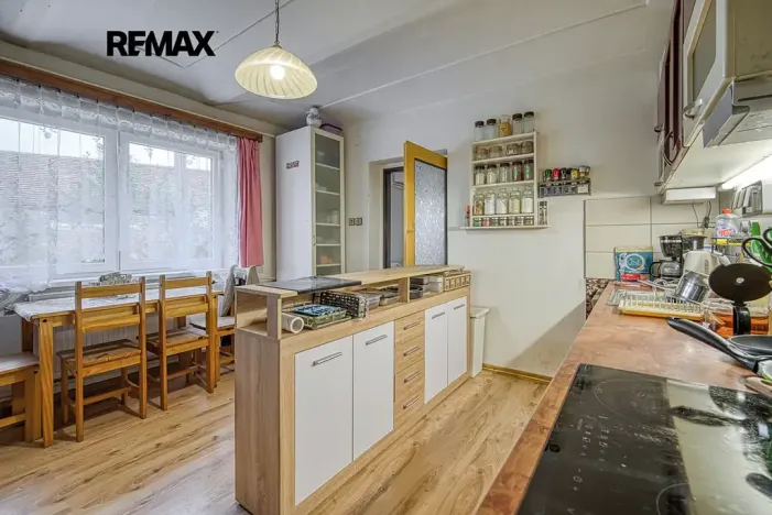 Prodej rodinného domu, Královice, 250 m2
