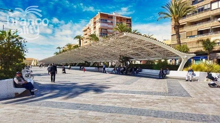 Prodej bytu 4+kk, Torrevieja, Alicante, Španělsko, 102 m2