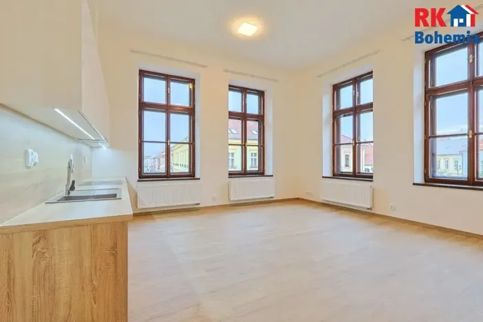 Pronájem bytu 1+kk, Český Brod, nám. Arnošta z Pardubic, 40 m2