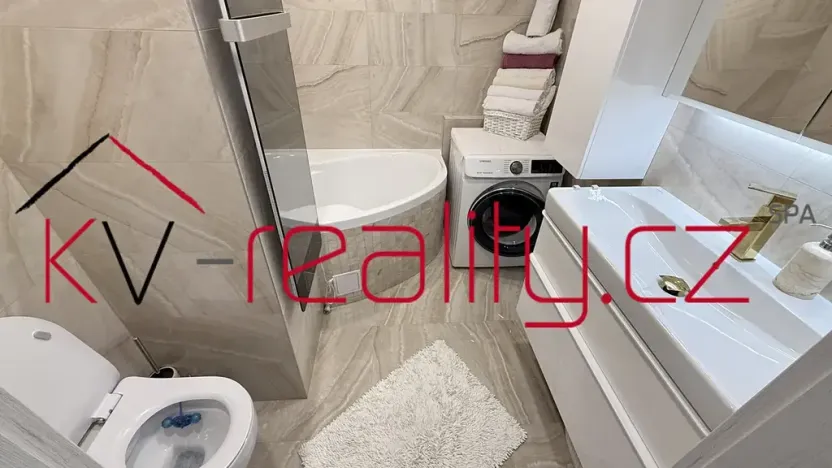 Pronájem bytu 2+1, Karlovy Vary, Klínovecká, 64 m2