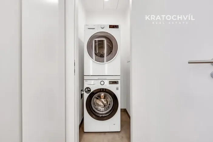 Prodej bytu 2+kk, Praha - Smíchov, Grafická, 70 m2