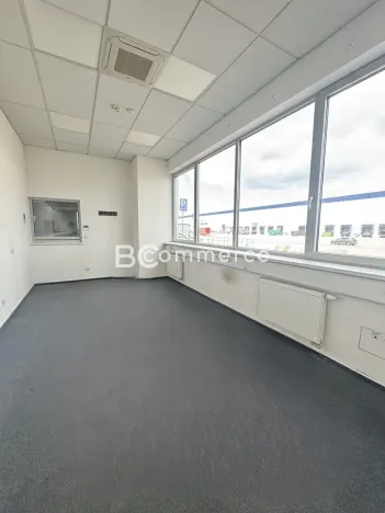 Pronájem kanceláře, Brno, Letiště Brno-Tuřany, 600 m2