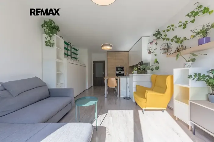 Prodej bytu 1+kk, Praha - Hloubětín, Za černým mostem, 31 m2