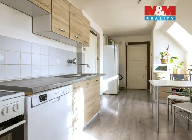 Prodej bytu 3+1, Cvikov - Cvikov II, Komenského, 56 m2