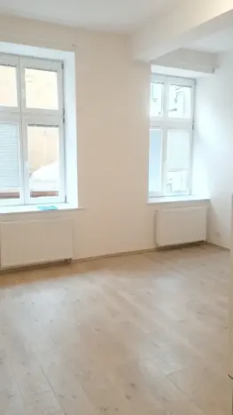 Pronájem bytu 1+kk, Praha - Karlín, Pobřežní, 41 m2