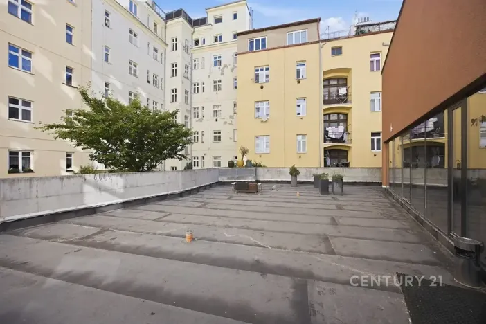 Pronájem kanceláře, Praha - Smíchov, Na Zatlance, 232 m2