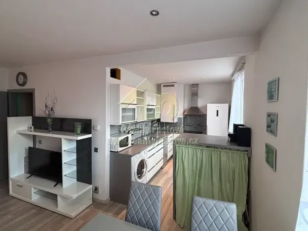 Prodej bytu 2+1, Rokycany, Mládežníků, 58 m2
