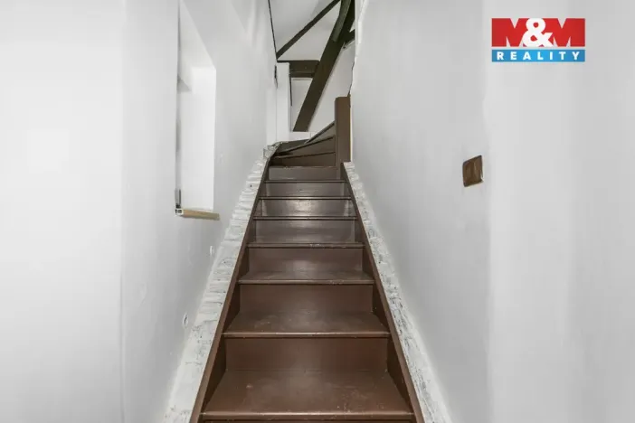 Prodej rodinného domu, Holýšov, náměstí 5. května, 230 m2