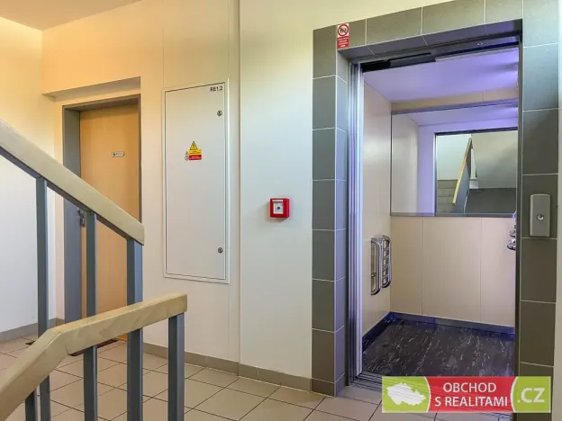 Pronájem bytu 1+kk, Praha - Horní Měcholupy, Na křečku, 60 m2