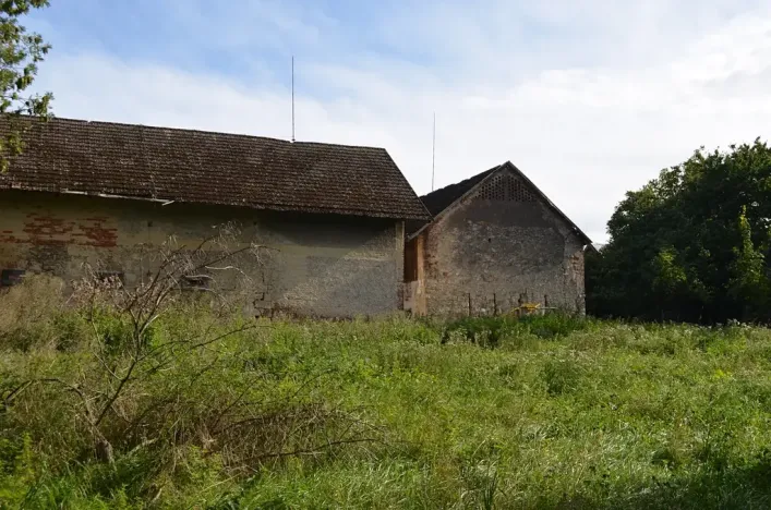 Prodej zemědělské usedlosti, Sezemice, 200 m2