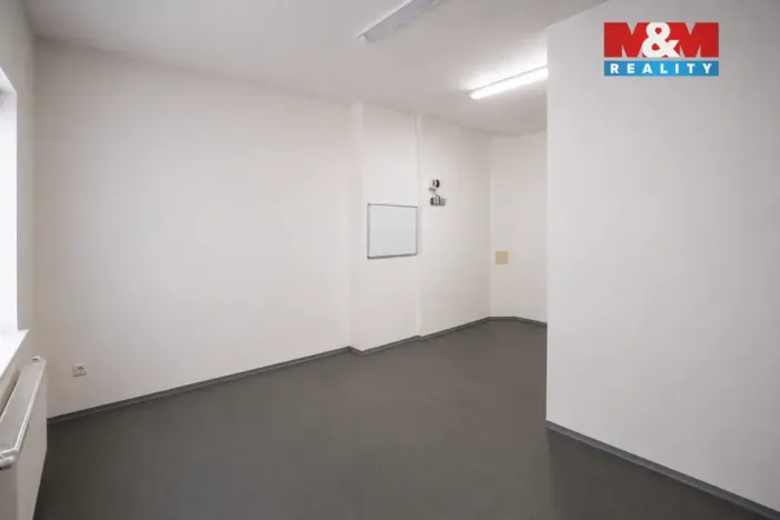 Pronájem obchodního prostoru, Pardubice - Zelené Předměstí, 17. listopadu, 82 m2