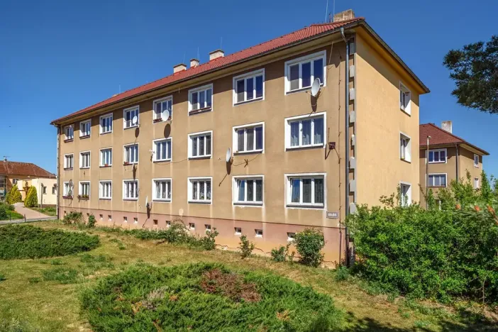 Prodej bytu 3+1, Tmaň, Sídliště, 55 m2