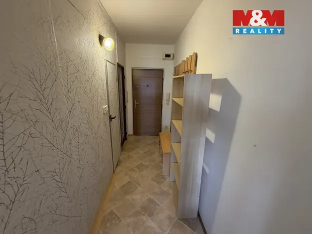Pronájem bytu 1+kk, Hradec Králové - Třebeš, Hradecká, 35 m2