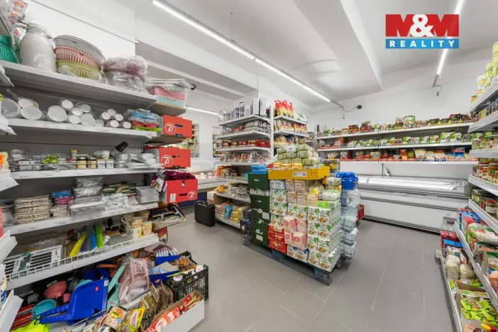 Prodej obchodního prostoru, Benešov nad Ploučnicí, náměstí Míru, 900 m2