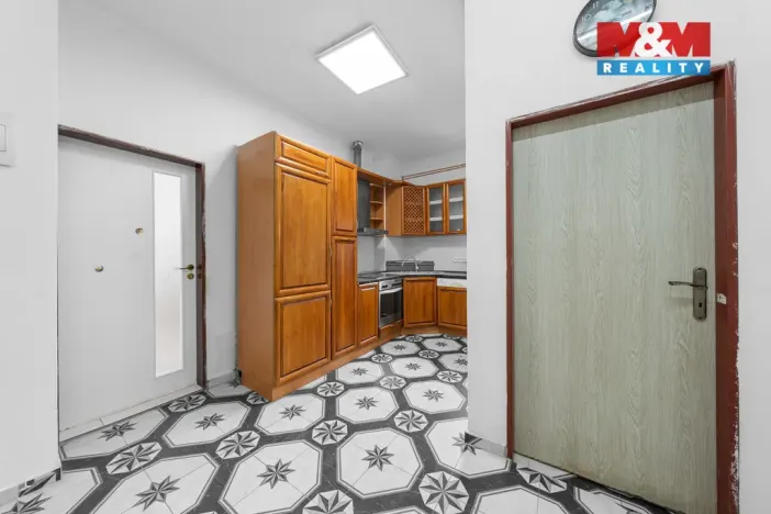 Prodej obchodního prostoru, Benešov nad Ploučnicí, náměstí Míru, 900 m2