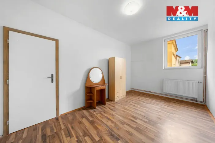 Prodej obchodního prostoru, Benešov nad Ploučnicí, náměstí Míru, 900 m2