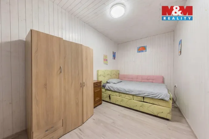Prodej obchodního prostoru, Benešov nad Ploučnicí, náměstí Míru, 900 m2
