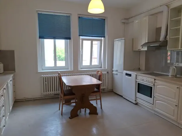 Pronájem obchodního prostoru, Žatec, U Oharky, 300 m2