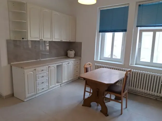 Pronájem obchodního prostoru, Žatec, U Oharky, 300 m2