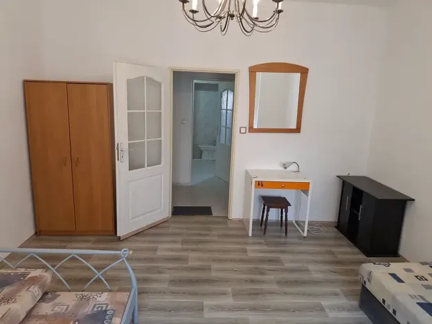 Pronájem obchodního prostoru, Žatec, U Oharky, 300 m2