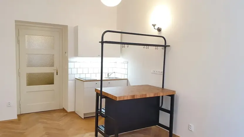 Pronájem bytu 1+kk, Praha - Vinohrady, Slezská, 26 m2