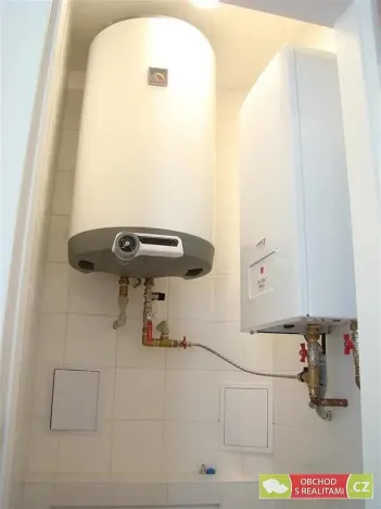 Pronájem bytu 1+kk, Praha - Karlín, Sokolovská, 37 m2
