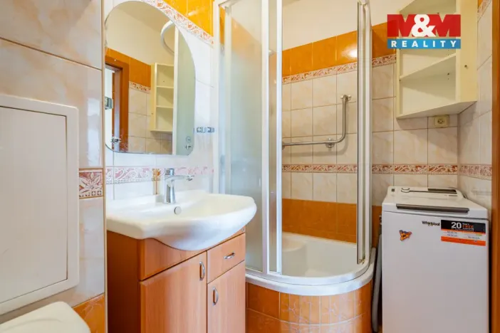Prodej bytu 4+1, Větřní, Frymburská, 70 m2
